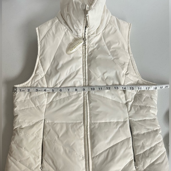Woman's Kenneth Cole Reaction Down/Feather
Body warmer. Puffer Vest Ivory Sz M - Picture 5 of 13